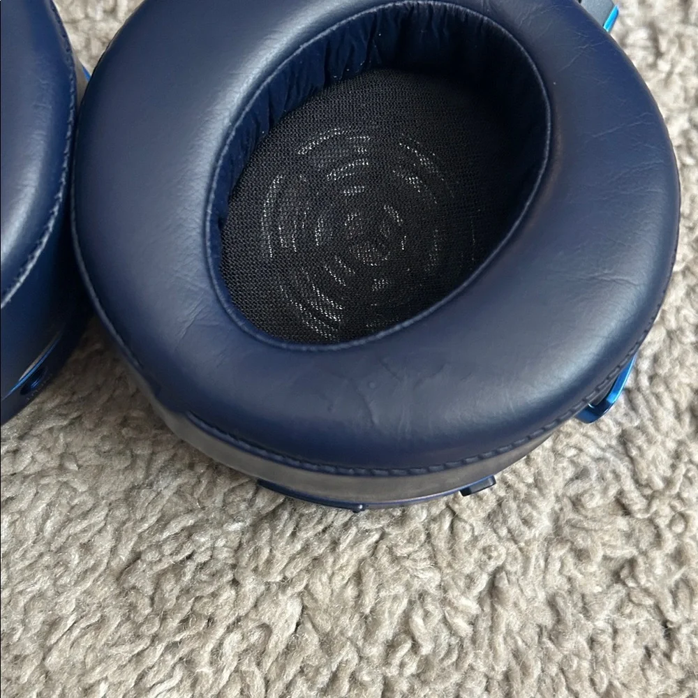 Sony Blue Over-Ear Headphones - Picture 3 of 6